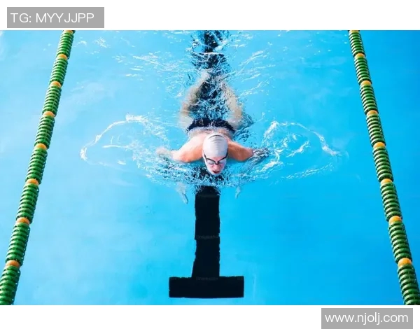 提高蛙泳技巧的训练方法与实战应用全面解析