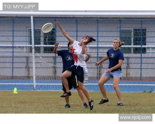 武汉飞盘队灵活性变革引发热议探索新玩法与团队合作的未来发展