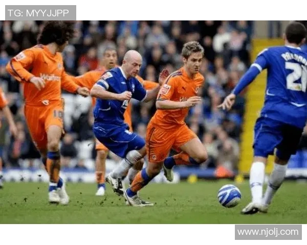 周伟独家解析足球技巧与战术心得助你提升球技与比赛表现